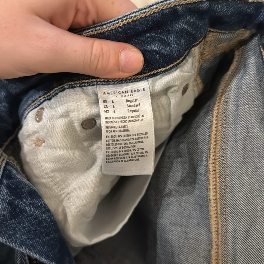 American Eagle Outfitters Classic Blue Denim - Picture 2 of 2